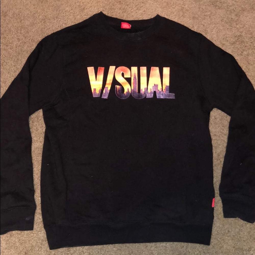 Visual crew neck